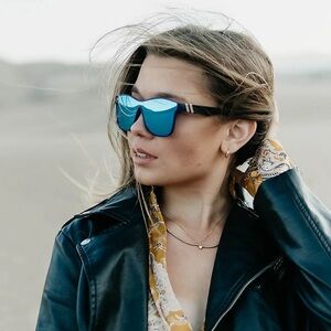 Blenders Tiger Beach Buttertron Polarized Blue Lens Sunglasses with Case